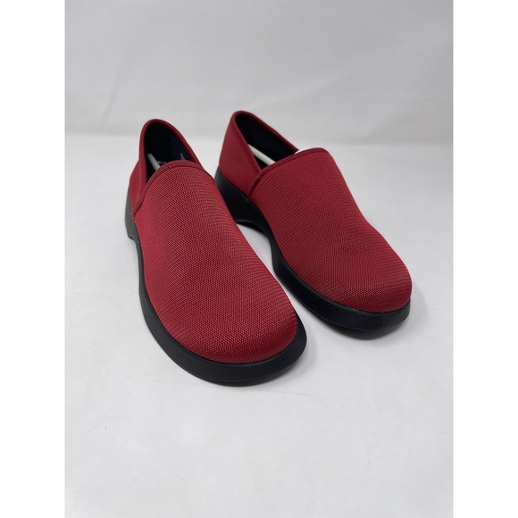 AEROSOLES Shoes - Vintage Aerosoles Main Stretch Red Slip On Shoes Womens Size 8B Comfort Casual